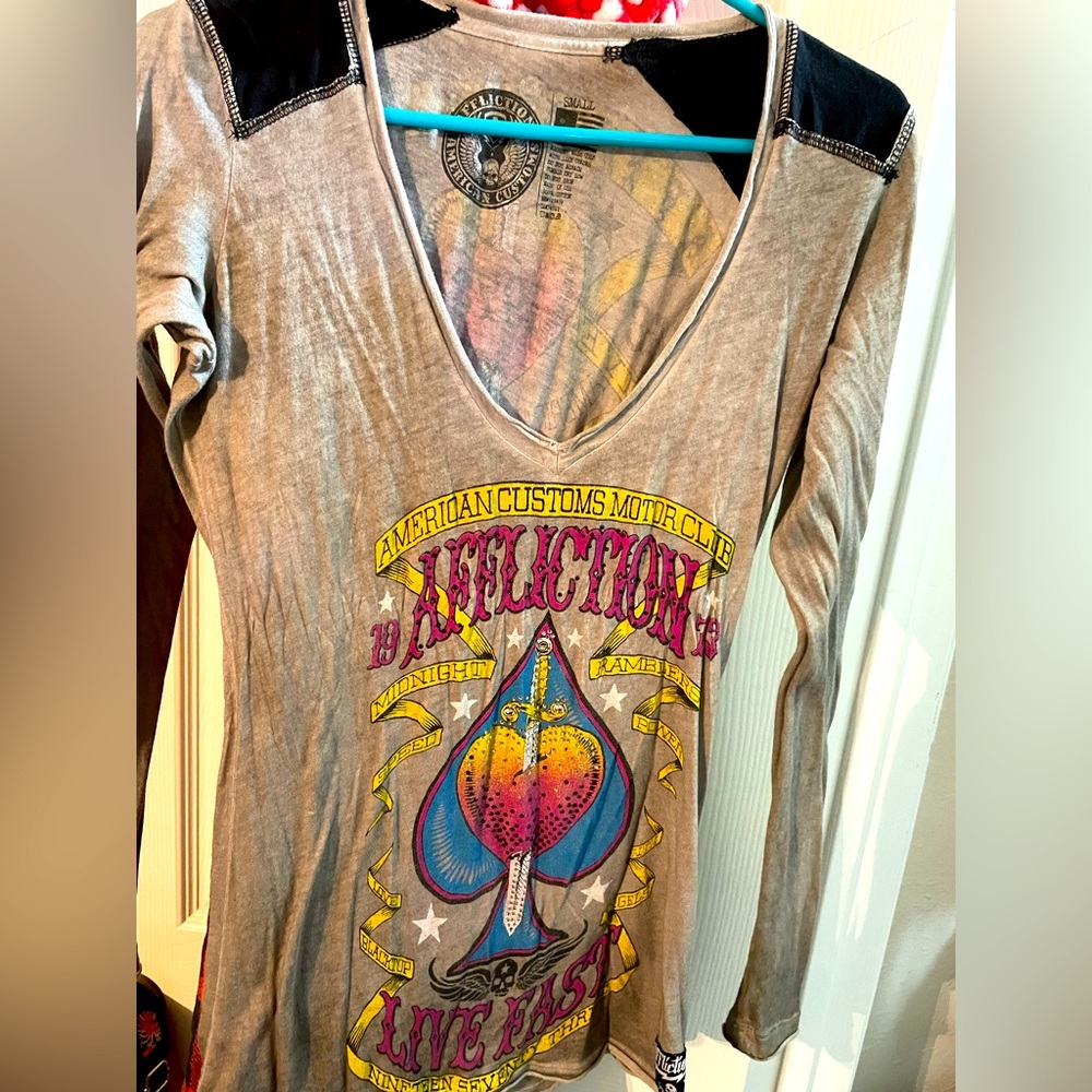 Affliction Women's Long Sleeve V-Neck Tee - Gray with Multicolor Graphic